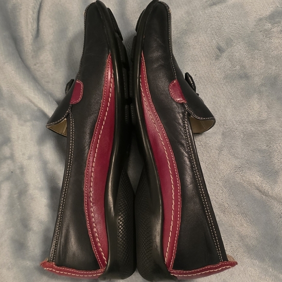 Anne Klein Women's Navy And Red Leather Loafers, Size 8 - Picture 3 of 8